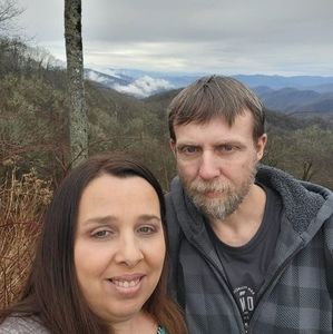 Meet your Posher, April robert